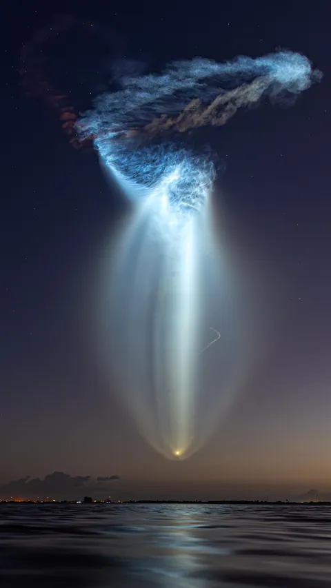 SpaceX Falcon 9 launch plume jellyfish
