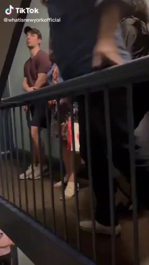 line to view a single 1BR apartment in Manhattan