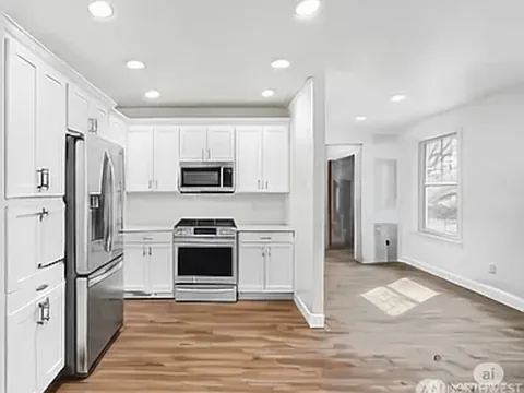 Trying to tell me that AI house pics are "real"