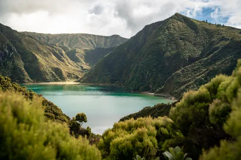 Lagoa do Fogo, Portugal [OC] 6000 x 4000