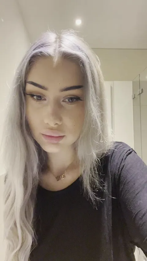 Do you see how squichy these cheeks are