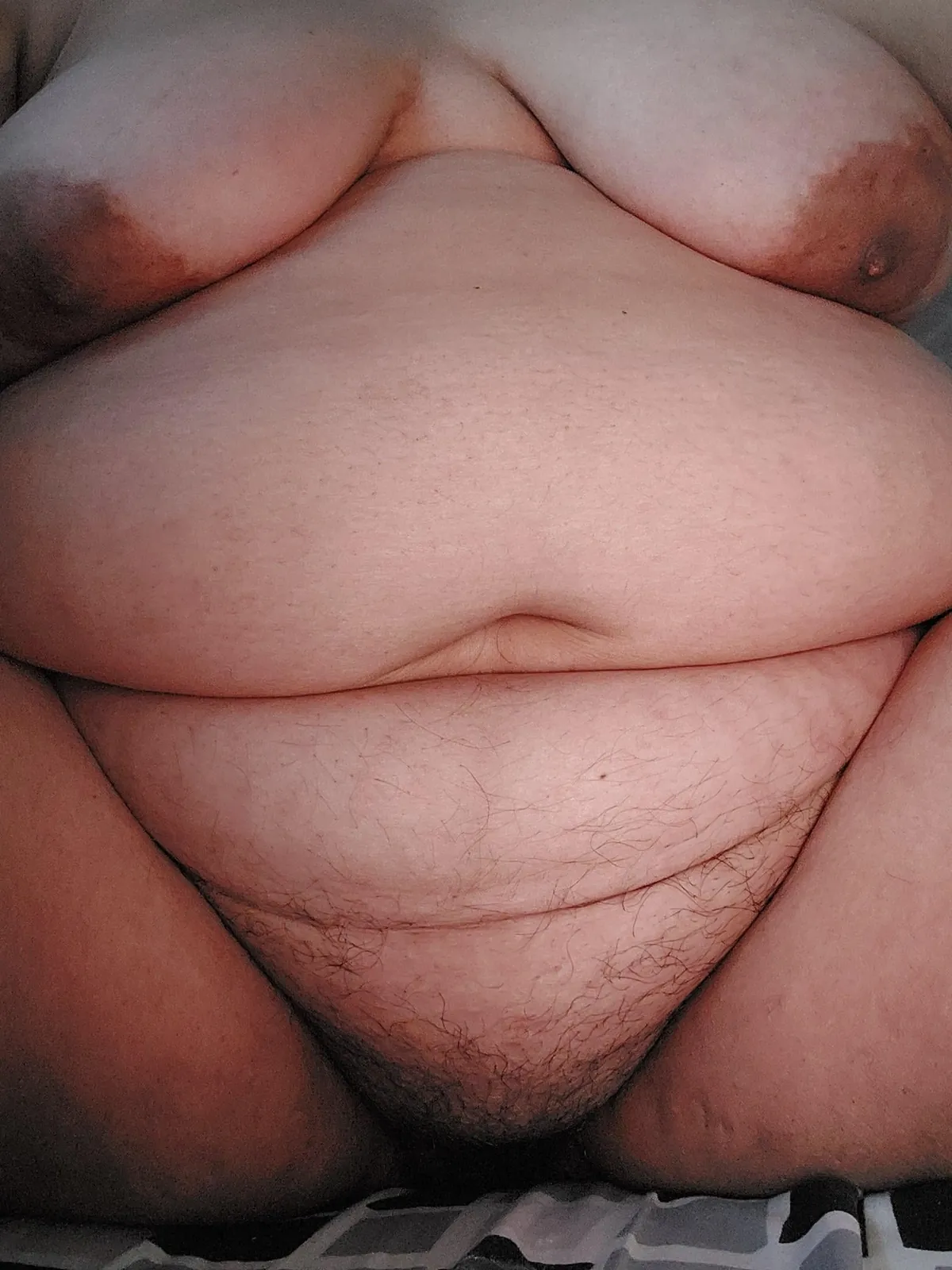 Happy Sunday. Tits and full body pics