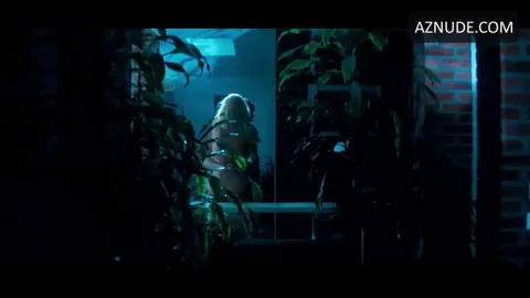 Adele Exarchopoulos in Beating Hearts (2024)