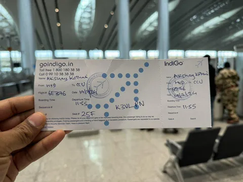 The Microsoft / CrowdStrike outage has taken down most airports in India. A traveler got his hand-written boarding pass today
