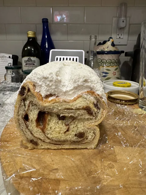The bakery I bought this from used 1/2 inch of icing to hide the actual shape of the loaf.