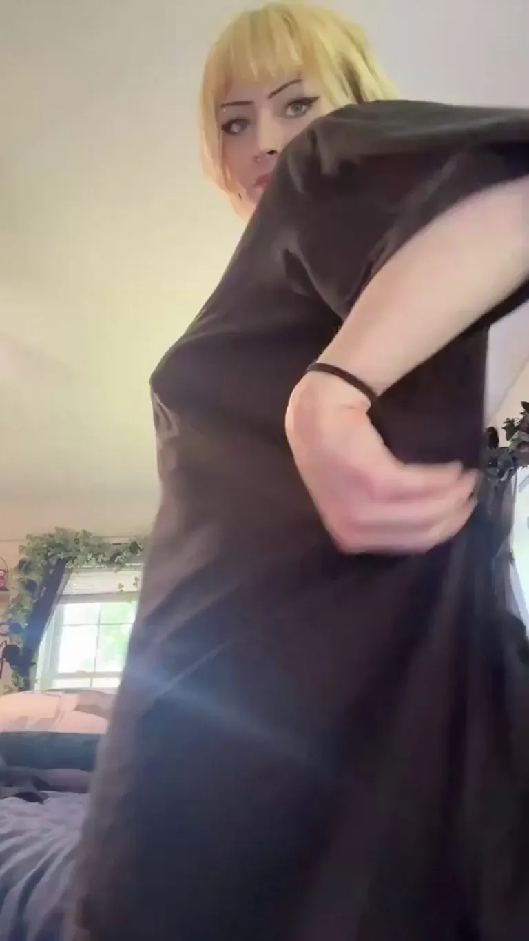 I want to be as thick as a pixar mom