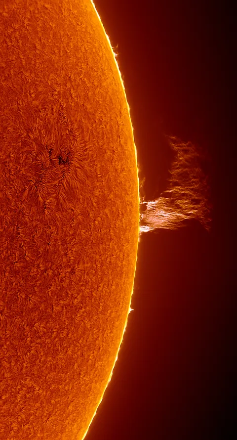 Spectacular solar prominence (30.03.2021)