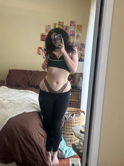 just your everyday girl and her album of nudes to share, pls enjoy  (f)