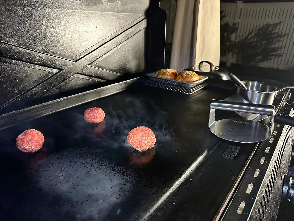 [Homemade] smash burgers