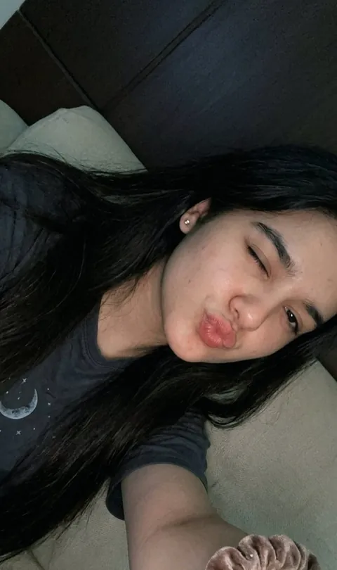 22F, Reposting after a while make me seriously regret posting here...