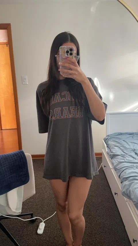 swipe 👉🏼 to see what's under my work clothing. i know you want to, just do it ;) (F)