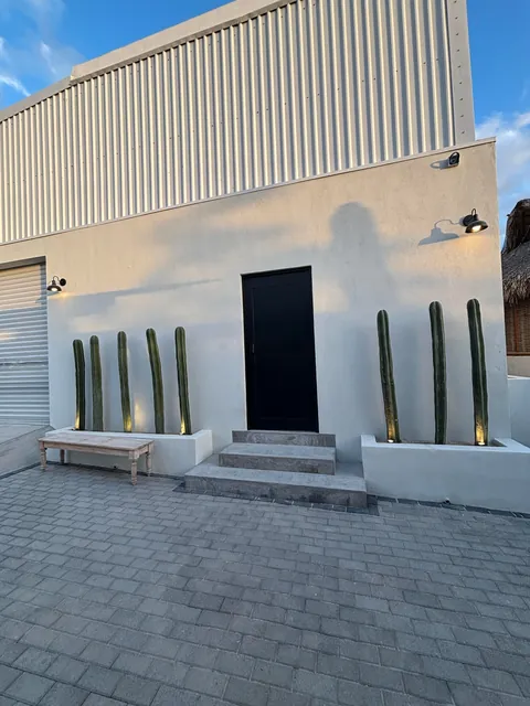Finally got the Boxo cabinets in the garage project