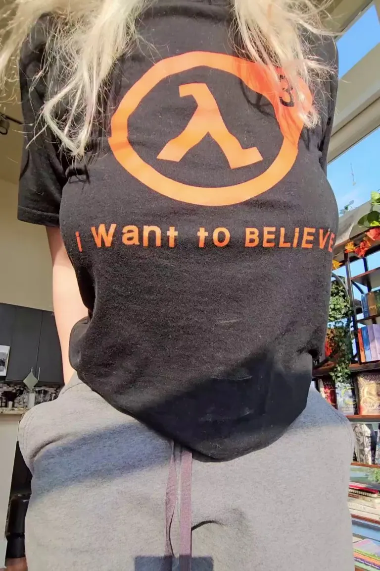 I'm no weather girl, but hopefully I can expect 2 inches tonight (;