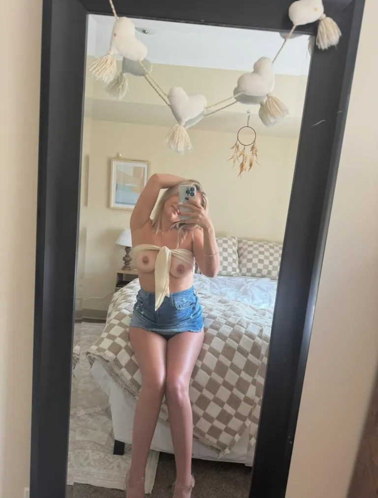 Swipe to watch me undress :) [f]