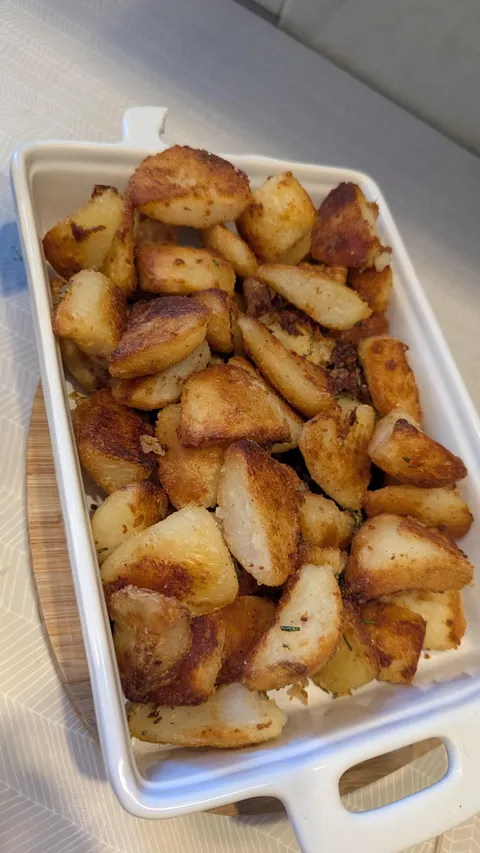 [homemade] roast potatoes 