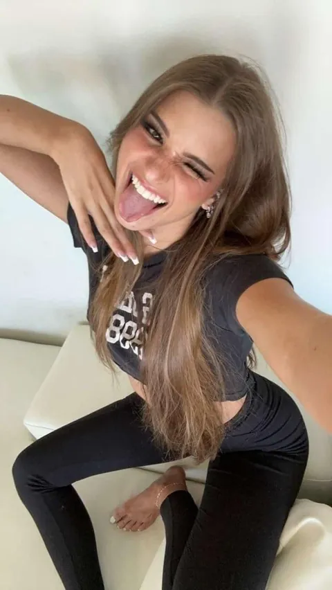 Let mommy know your favourite then I’ll send you a wallpaper and lockscreen but I will be wanting proof