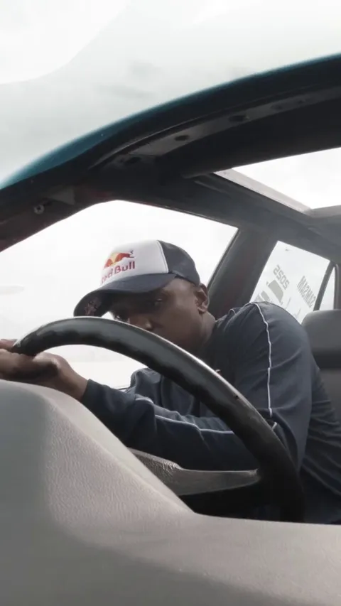 Sam Sam showcasing the South African motorsport "Spinning"