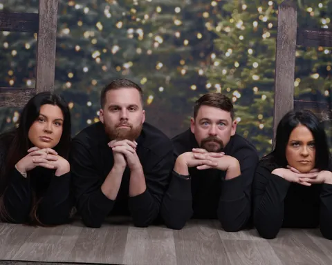 We finally did the awkward sibling photo sesh at JCPenny as a gift to our parents. 10/10 Recommend 🫶