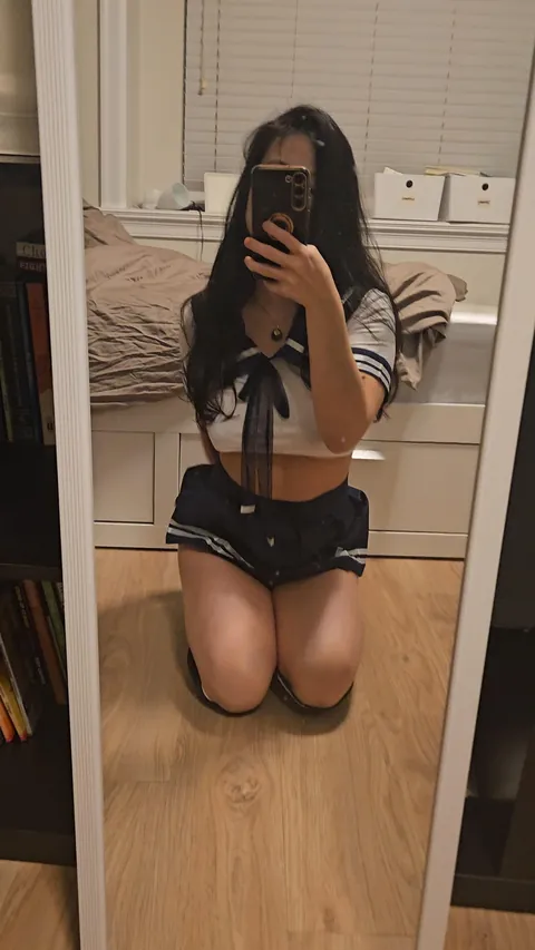 [F] undress me and use me for pleasure pretty pls??? 🥺