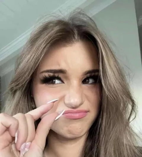 Who are you cumming on and where? (I’m in here too x)