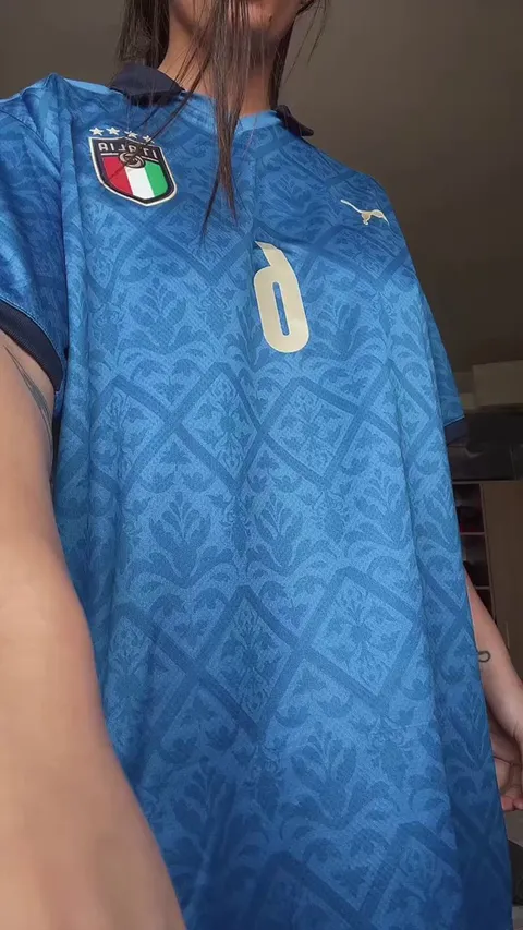 Italian girl revealing big natural titties