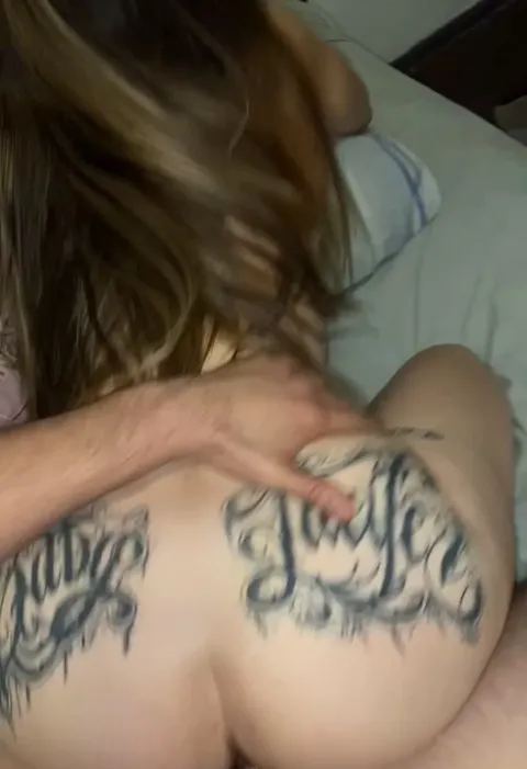 Fucking your boss while you are at that boys night I hope you come back home before he make cum so you will see live how he makes me moan loud and squirt