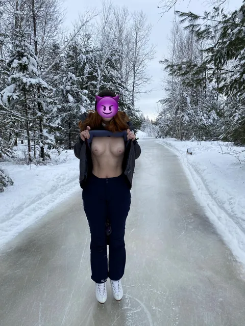 Quick flash while ice skating