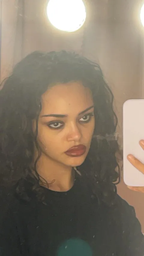 Emphasizing eye bags  