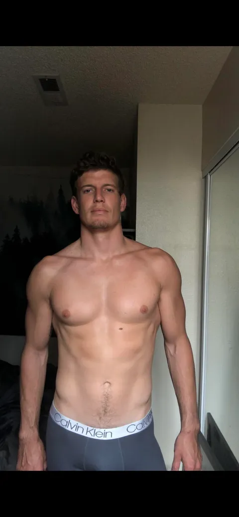 Iv always struggled with self confidence. Would you smash or pass?