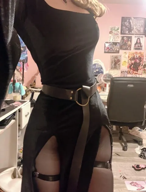 what’s better long and sexy or short and cute dresses ?😚