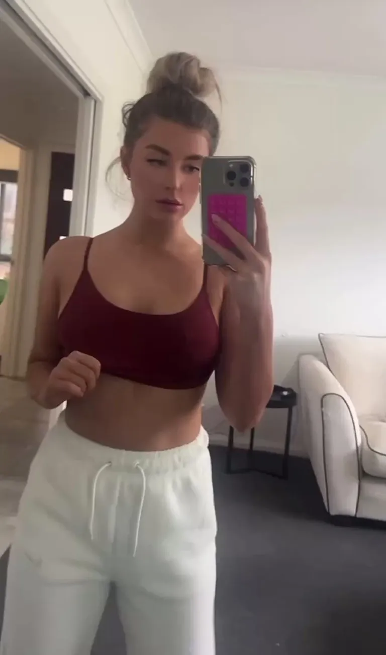 Revealing my college tits