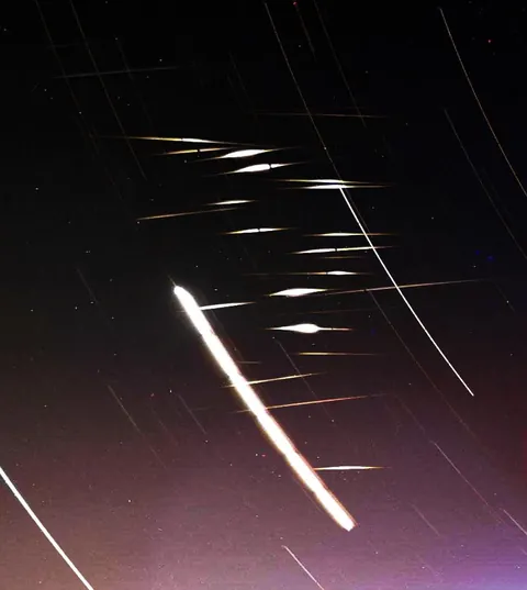 This is what Starlink satellites look like from the ISS