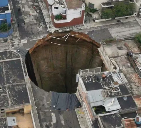 2010 Sinkhole In Guatemala City.