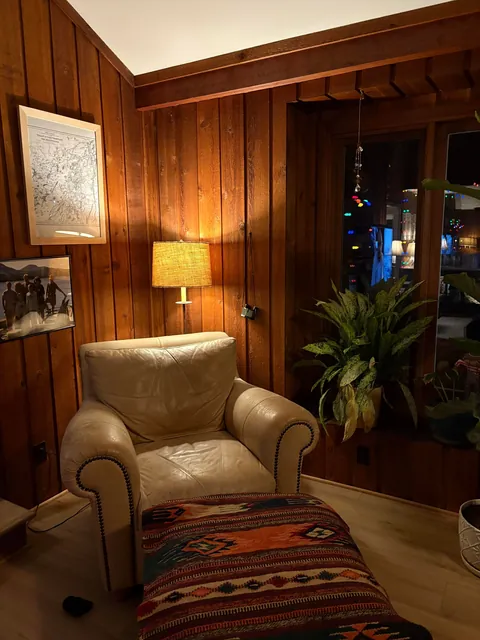 Our home ❤️ where cozy is the motto. 80% thrifted