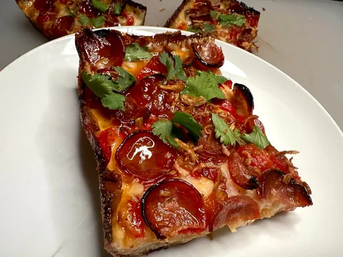 [Homemade] Sweet Chinese Sausage and Peppers Detroit Style Pizza