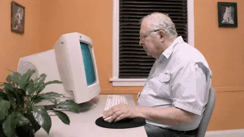 Linux Adaptation of the 'delete My Computer' gif, since someone inspired me to make one