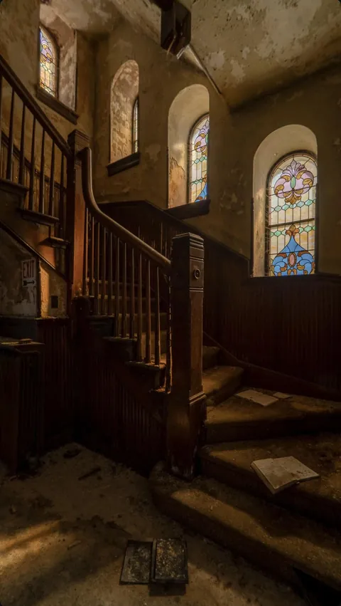 I love a good stairwell