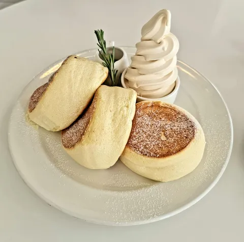 [I ate] Soufflé Pancakes with Soft Serve Ice Cream