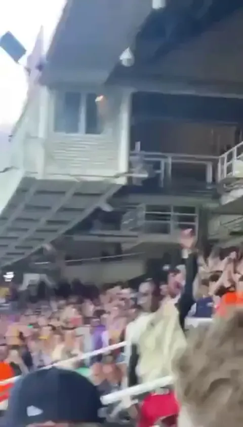 Travis Scott joining in on the “Madridista qui no boti” chants.