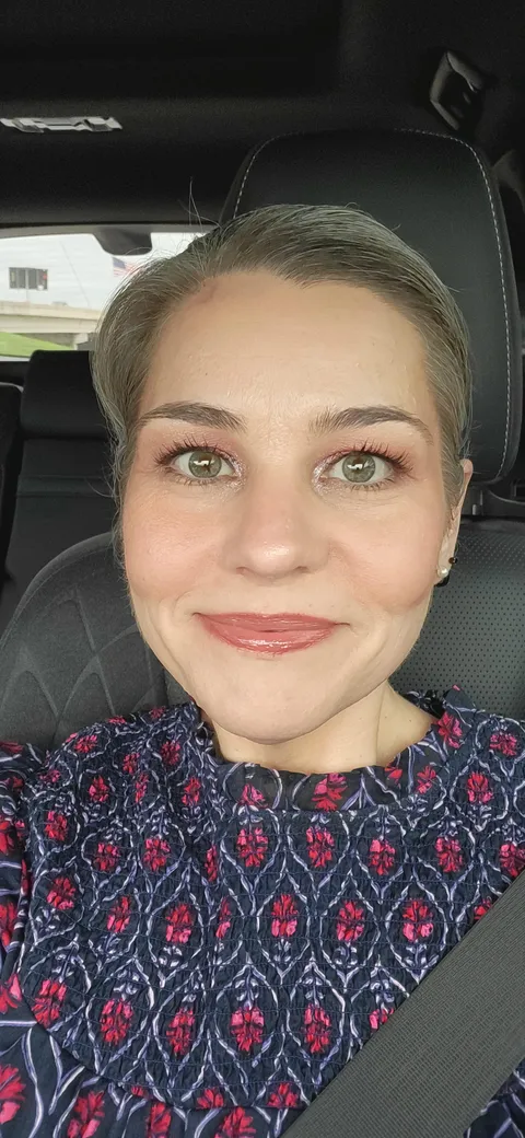 Does my makeup age me? 🫠