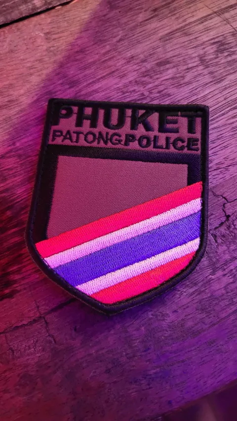 American Artist Paints Portrait of Patong Police