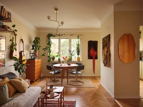 Herringbone parquet floored apartment in Aspudden, southern suburban Stockholm, Sweden [1920x1440]