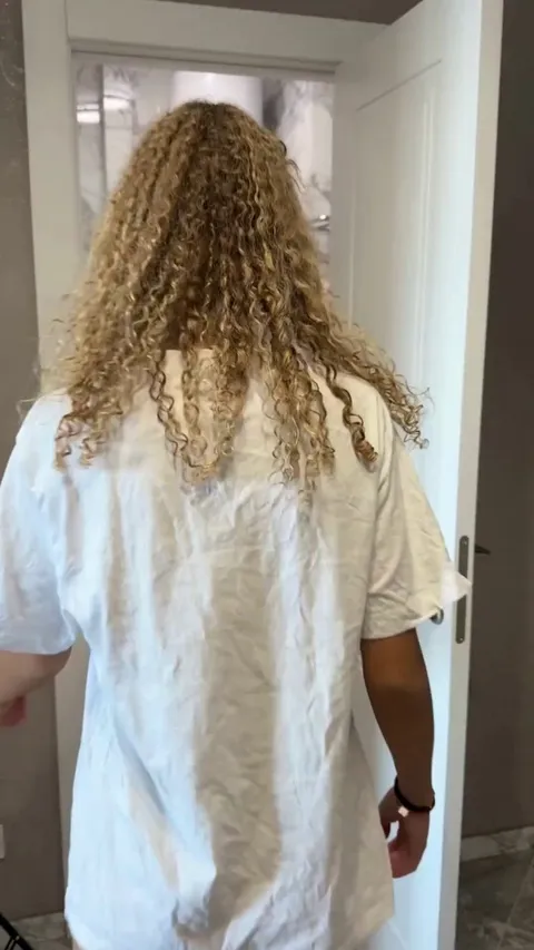 Hot teen take a shower