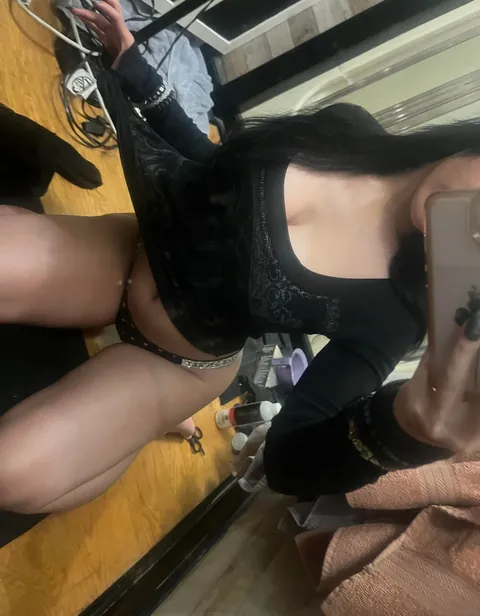 Swipe all the way to the right for a surprise (f)