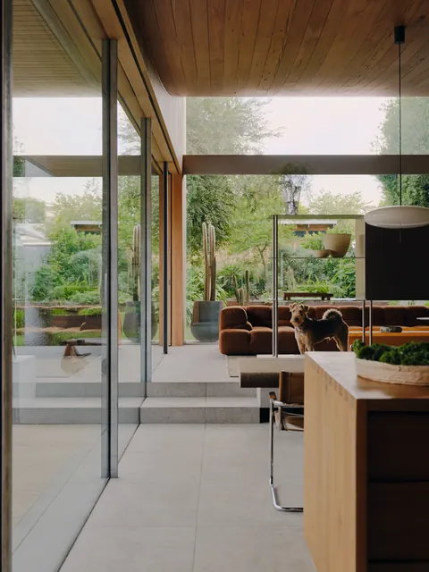 Modern residence surrounded by views of the garden, Melbourne, Victoria, Australia [1500x2000]