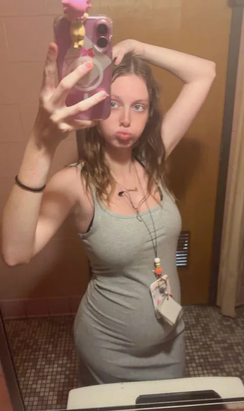 21f  soon to be milf . Am i hot ?