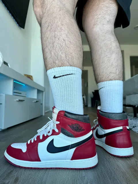 let’s see those jordan 1s