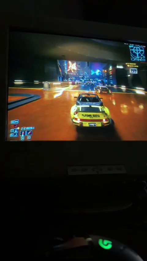 Cyberpunk 2077 on 25 year old high end CRT