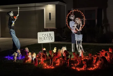 [OC] Best Halloween decorations in my neighborhood