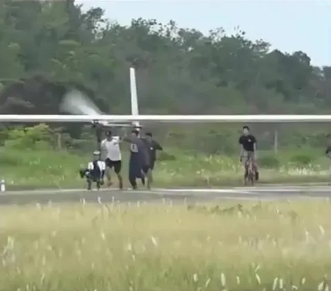 Japanese Students Built A Flying Bicycle That Actually Lifts Off The Ground Powered Only By Pedaling
